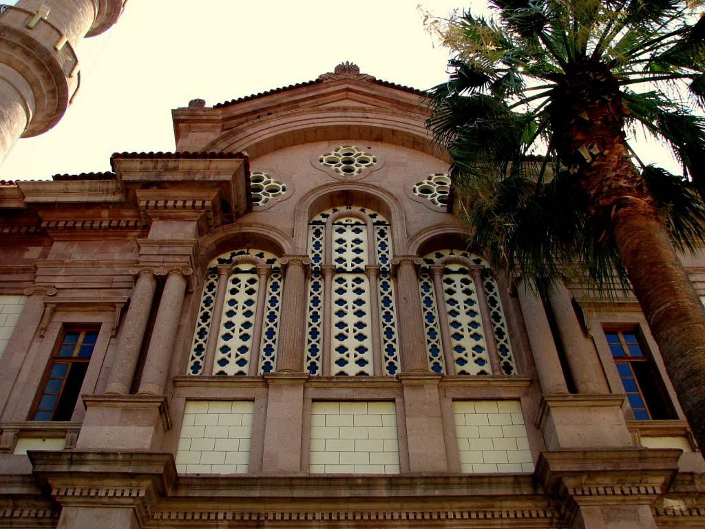 Ayvalık Saatli Cami