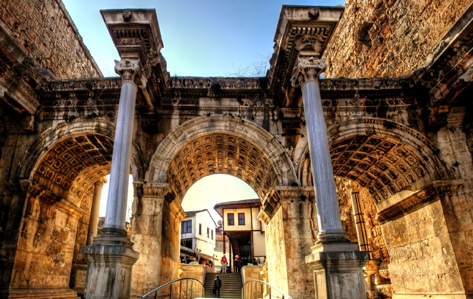 Hadrian Kapısı