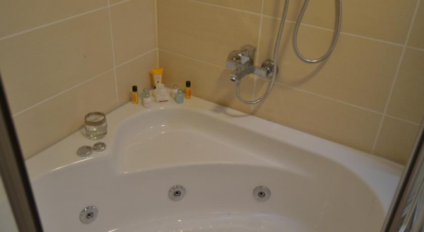 Aiza Suites