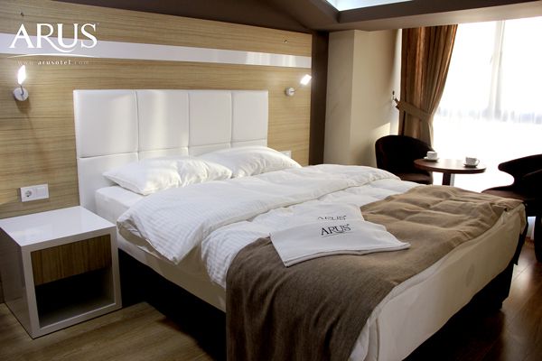 Arus Otel