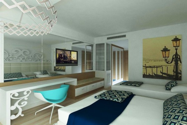 Azura Deluxe Resort