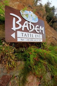 Badem Tatil Evi