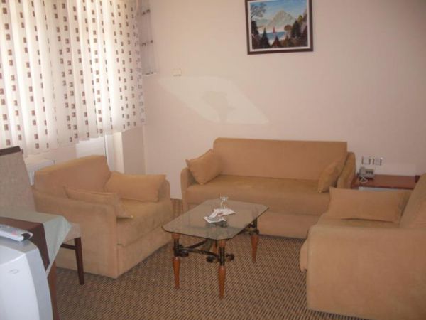 Bayrakçı Otel