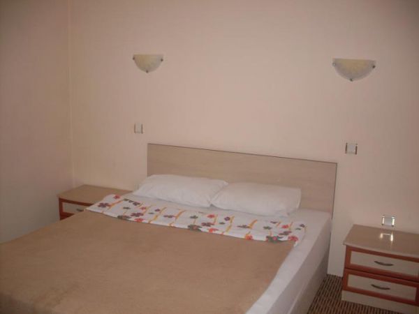 Bayrakçı Otel