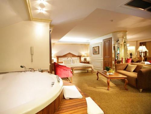 Best Western Senator Hotel