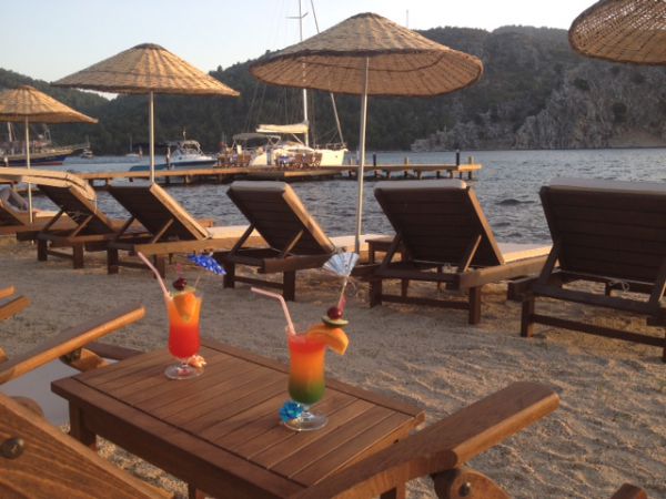 Borina Yacht Club Bungalows & Restaurant