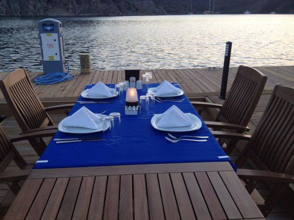 Borina Yacht Club Bungalows & Restaurant