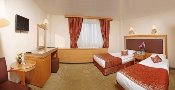 Carlton Hotel