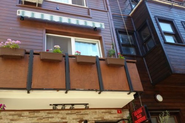 Çiçekli Yalı Pansiyon