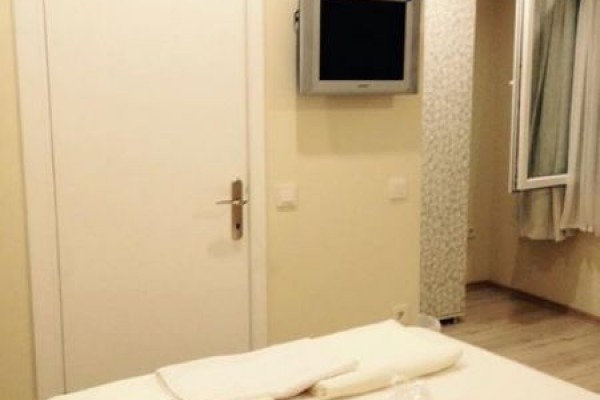 Çiçekli Yalı Pansiyon