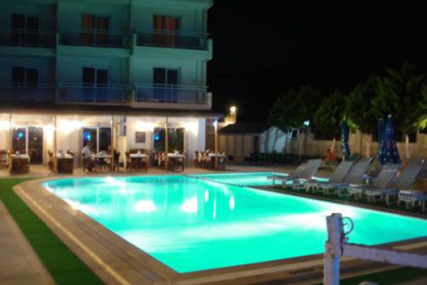 Club Rose Bay Hotel