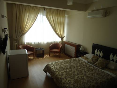 Dolphin Otel