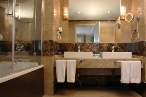Dream Hill Business Deluxe Hotel