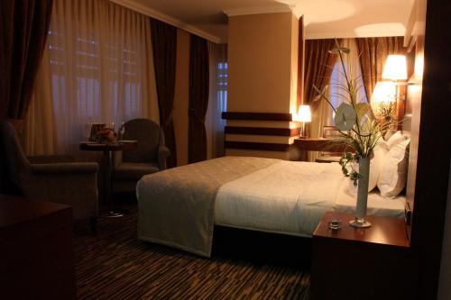 Dream Hill Business Deluxe Hotel