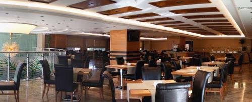 Dream Hill Business Deluxe Hotel