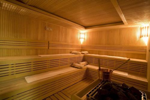 Dream Hill Business Deluxe Hotel
