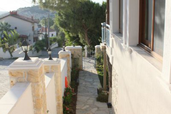 Foça Erguvan