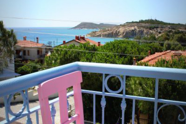 Foça Erguvan