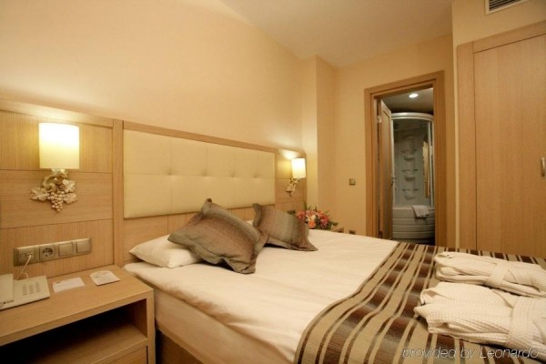 Grand Pearl Beach Hotel