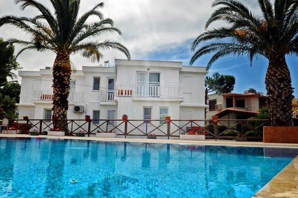 Hanedan Foça Flora Villas