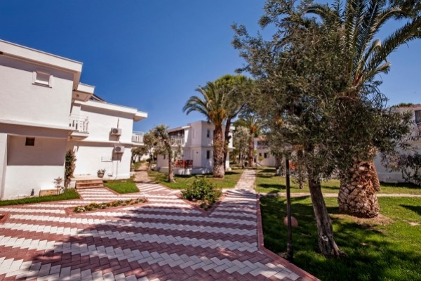 Hanedan Foça Flora Villas
