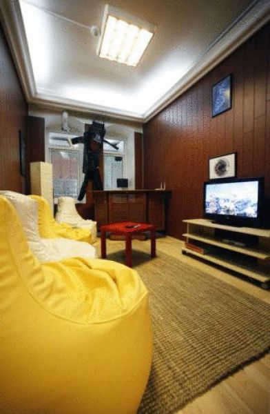 Hush Hostel Lounge