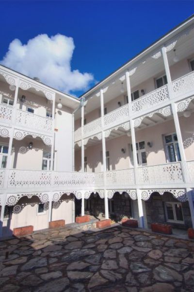 Kar's Hotel
