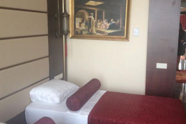 Kronos Hotel
