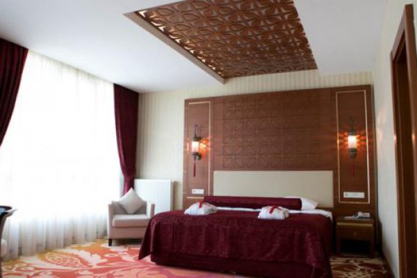 Kronos Hotel
