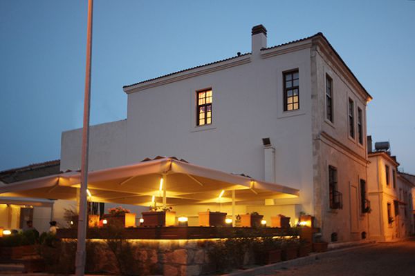 Kuşlu Konak
