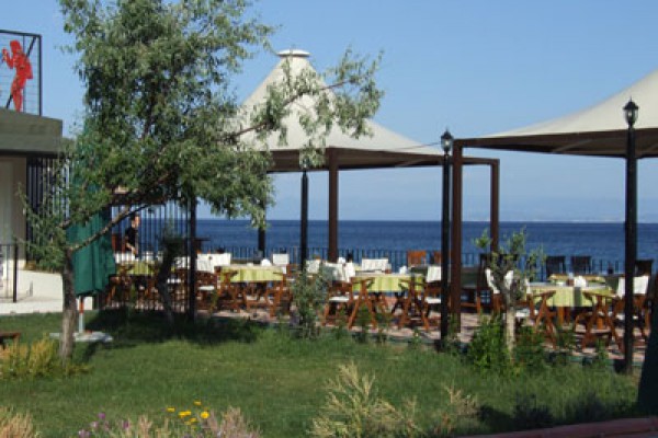 Livadi Beach Motel