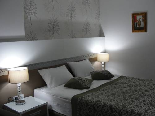 Nadir Hotel