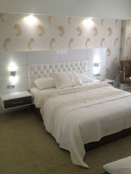 Onis Hotel