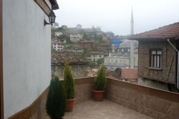 Özata Konakları
