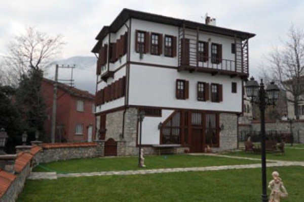 Özata Konakları