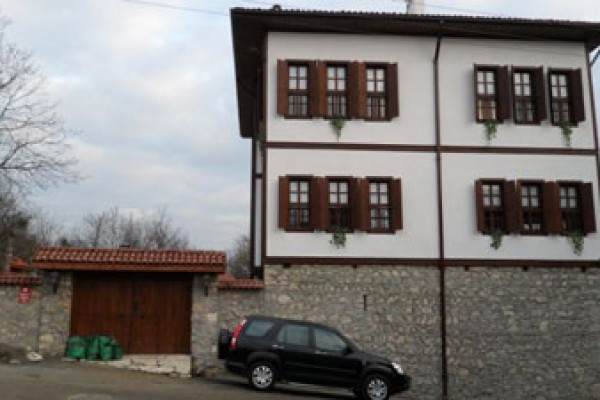 Özata Konakları