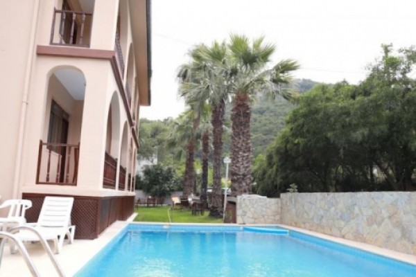 Pisiris Otel
