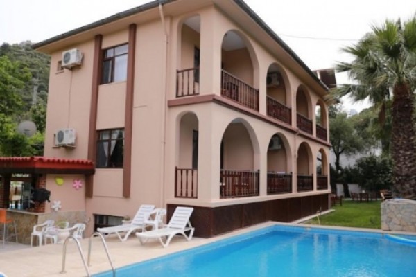 Pisiris Otel