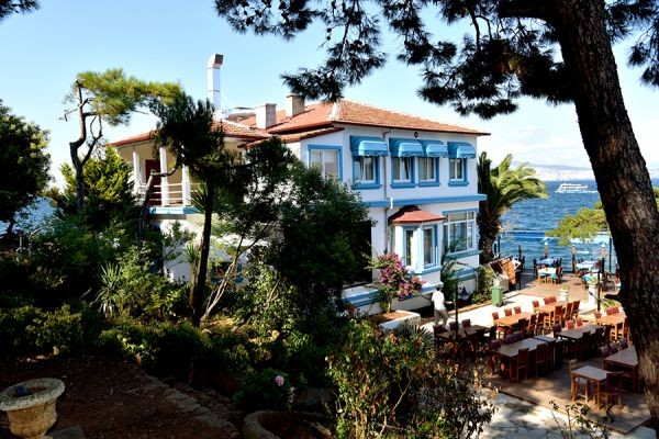 Pyrgos Otel