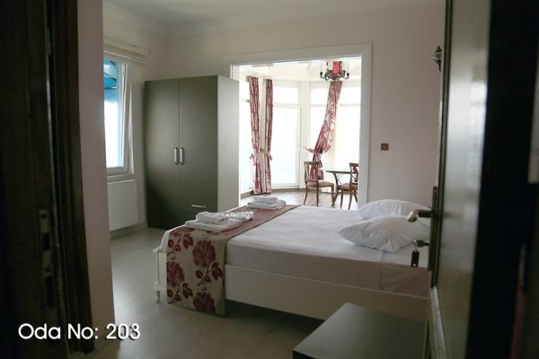 Pyrgos Otel