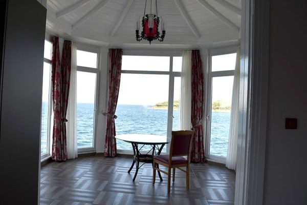 Pyrgos Otel