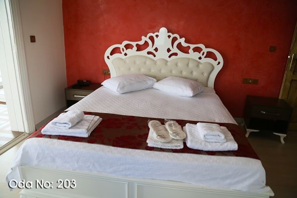Pyrgos Otel