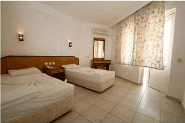 Scanway Twins Apart Otel