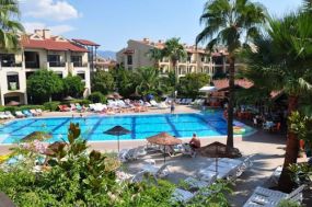 Club Turquoise Apart