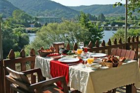Green River Hotel