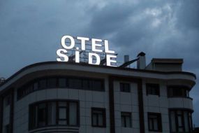 Hotel Side Van