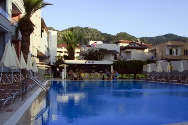 Vela Hotel İçmeler