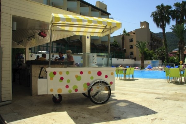 Vela Hotel İçmeler