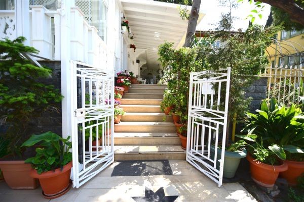 White Palace Otel