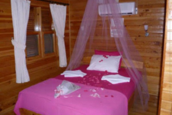 Adam & Eva Bungalow
